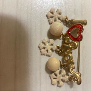 Christmas brooch